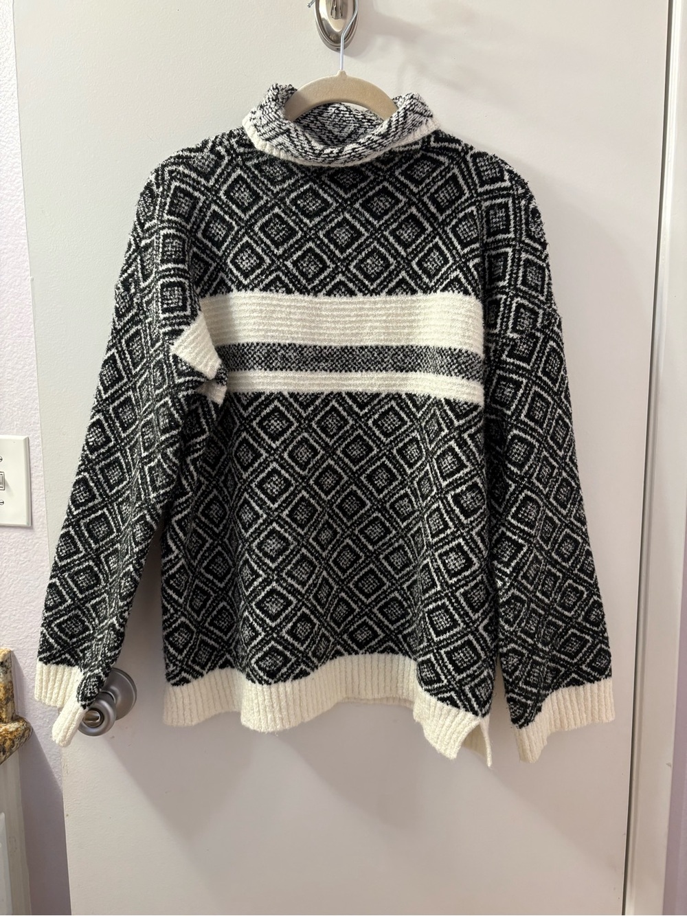 Cable & Gauge turtleneck sweater Large NWOT/PTP 26-32/L 27